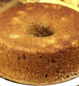 Bolo de banana madurinha com aveia