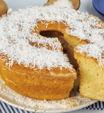 Bolinho de coco ralado