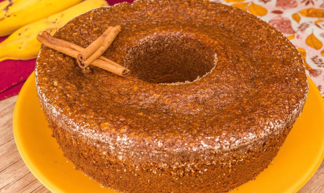 Bolo de banana com aveia