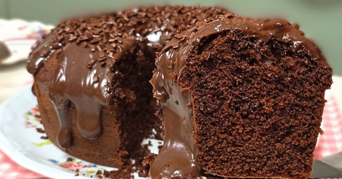 Bolo de chocolate cremoso