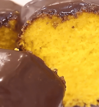 bolo de cenoura com chocolate