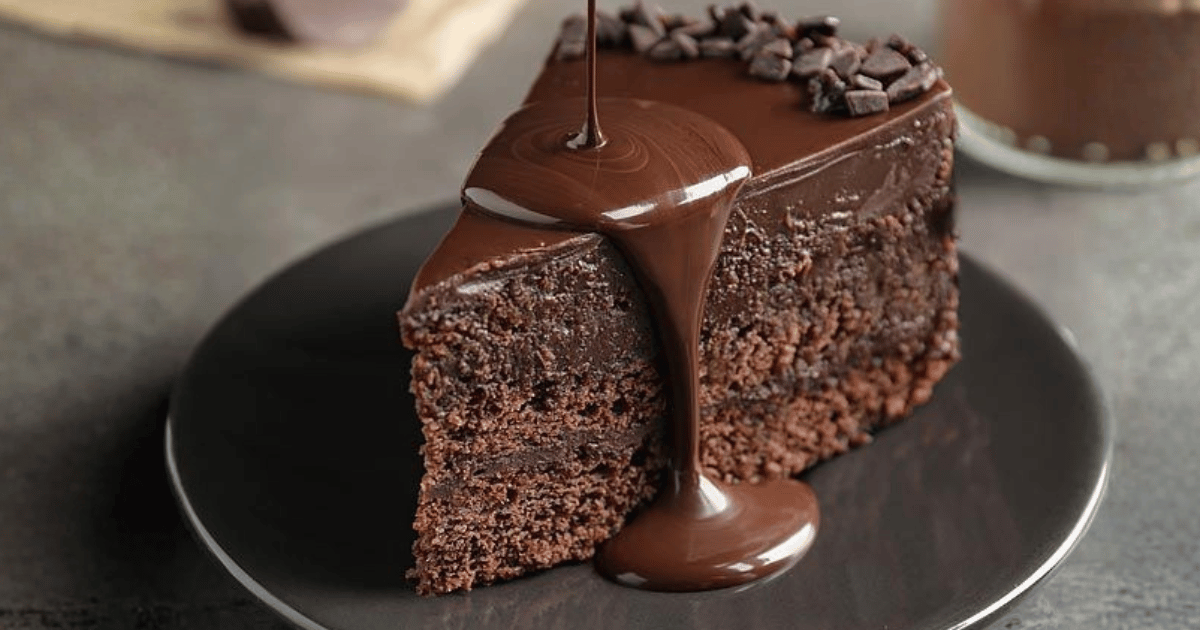 Bolo de chocolate com ganache