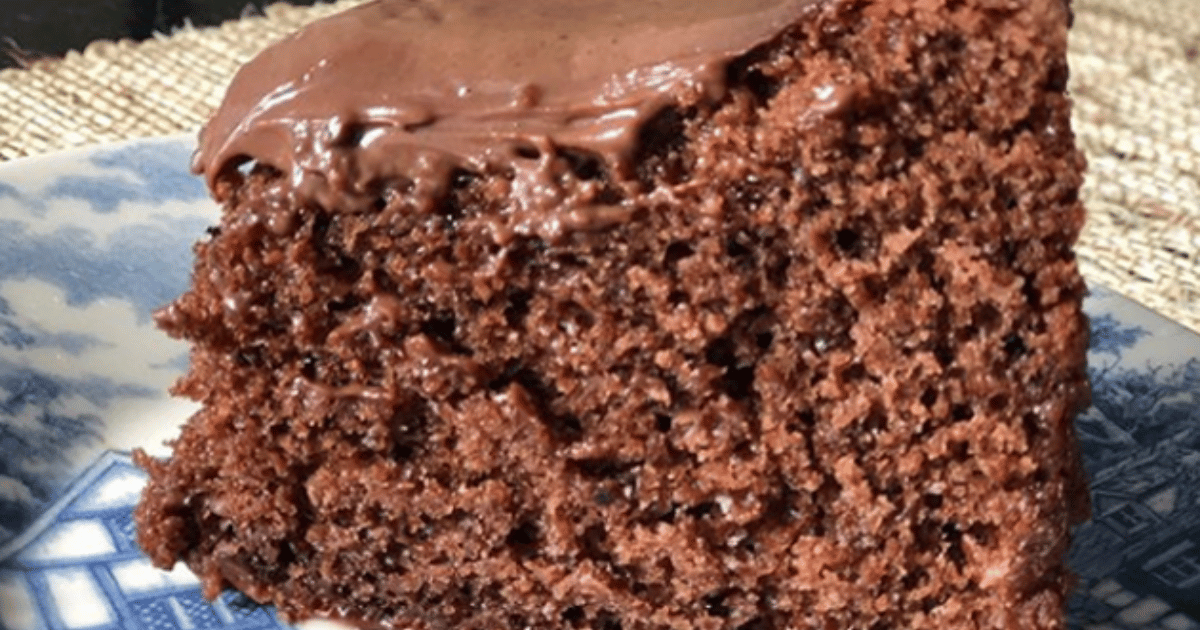 Bolo de chocolate simples e barato