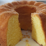 Bolo rápido com poucos ingredientes para visitas