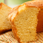 O bolo simples para café da tarde rápido e fácil é aquela receita que todo mundo precisa ter à mão.
