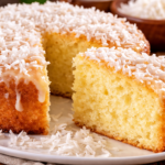 Bolo de coco simples com leite condensado