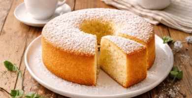 Bolo simples fofinho para o café da tarde