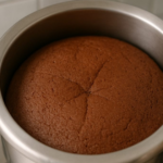 O bolo simples sem forno (feito na panela) é perfeito para quem não tem forno ou quer uma receita prática para o dia a dia.