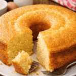 Bolo de 5 minutos no liquidificador: rápido, fofinho e perfeito para iniciantes