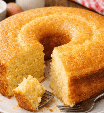 Bolo de 5 minutos no liquidificador: rápido, fofinho e perfeito para iniciantes