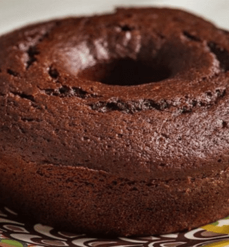 Bolo de Chocolate Super Fofinho que Nunca Sola