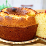 Bolo de Iogurte Fofinho: Receita de Bolo Simples, Macio e Fácil