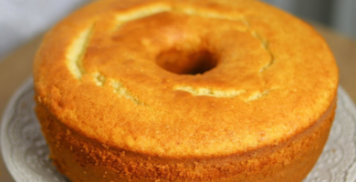 Bolo de Baunilha Fofinho e Fácil de Fazer